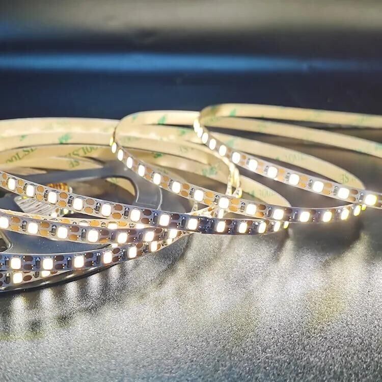 5V Şerit LED 2835 Amber Renk – 120 LED/m – 5 mm – IP20 (İç Mekan) 5mt