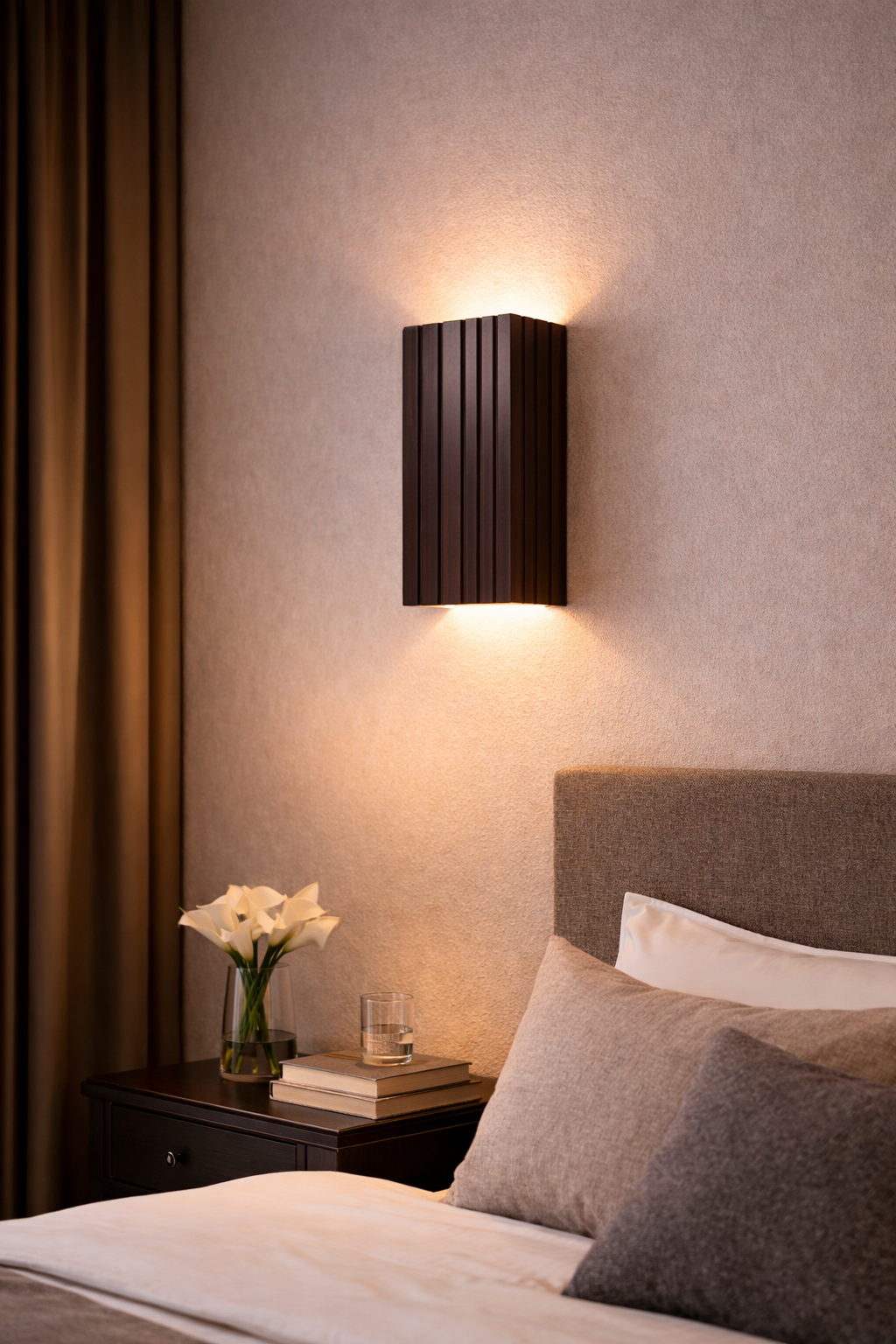 LED Ahşap Ceviz Renk Duvar Apliği